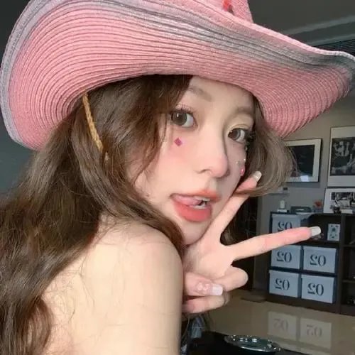 一线女星被曝深夜密会神秘女子，凌晨高档私房菜馆画面流出